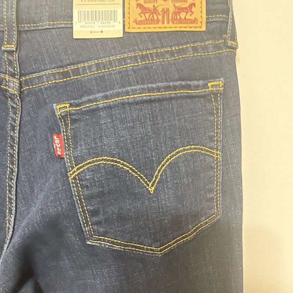 Levi’s 711 Skinny Jeans - Picture 6 of 9
